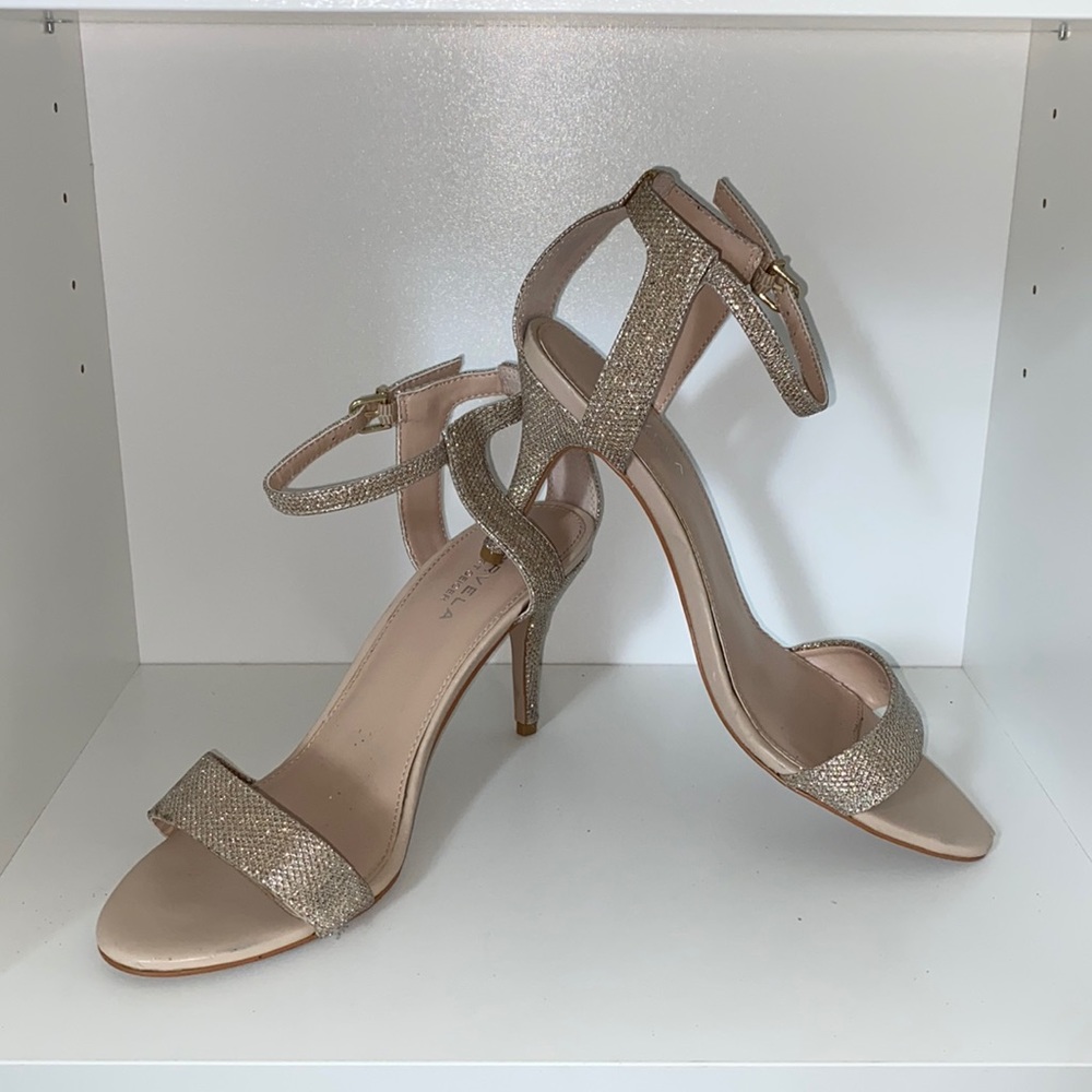 Kurt Geiger”KOLLUDE” heel  38/ not sold in US